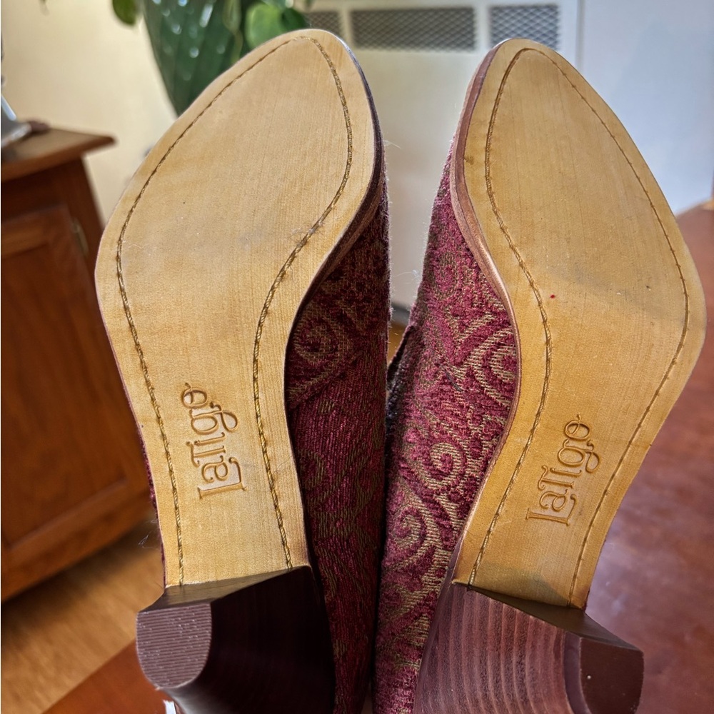 NWOT brocade pumps size 8 - Picture 3 of 6